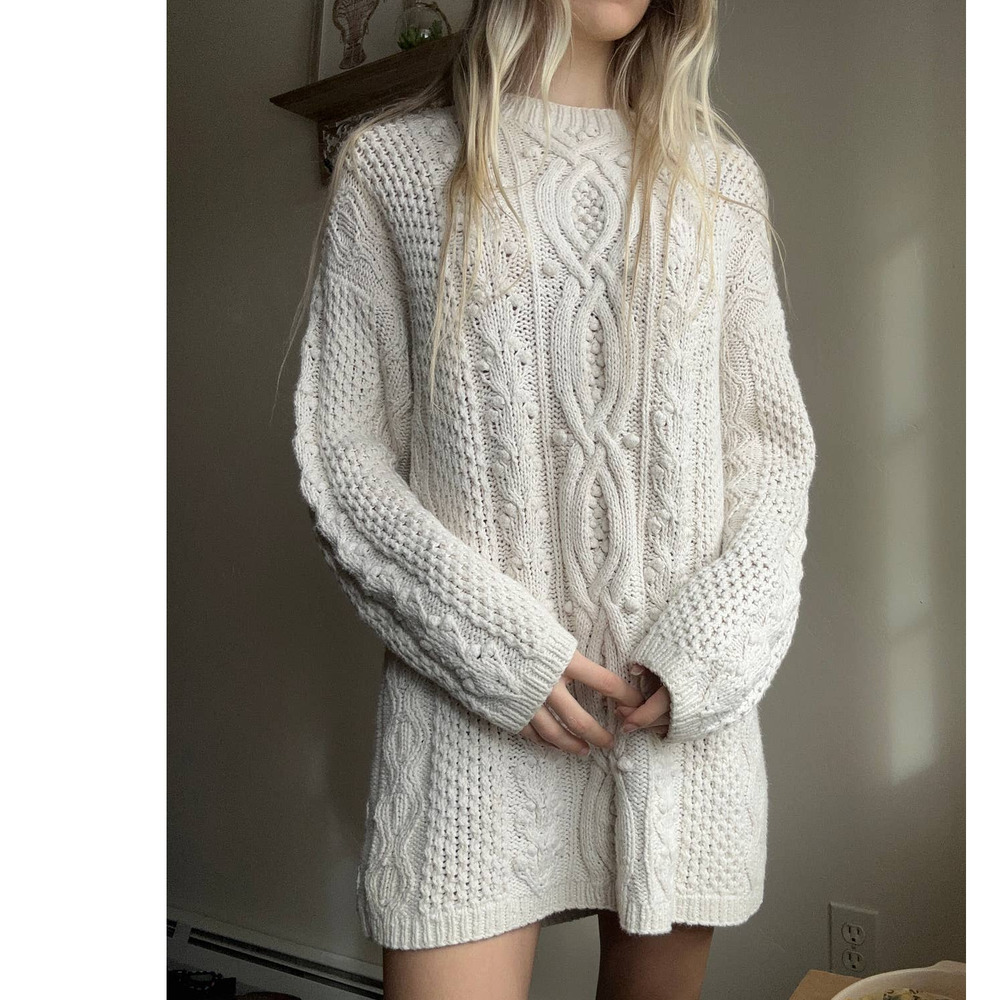 Vintage Y2K 90s Rory Gilmore White Cable Knit Sweater